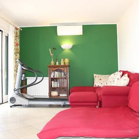 아파트 Helas By Holidays